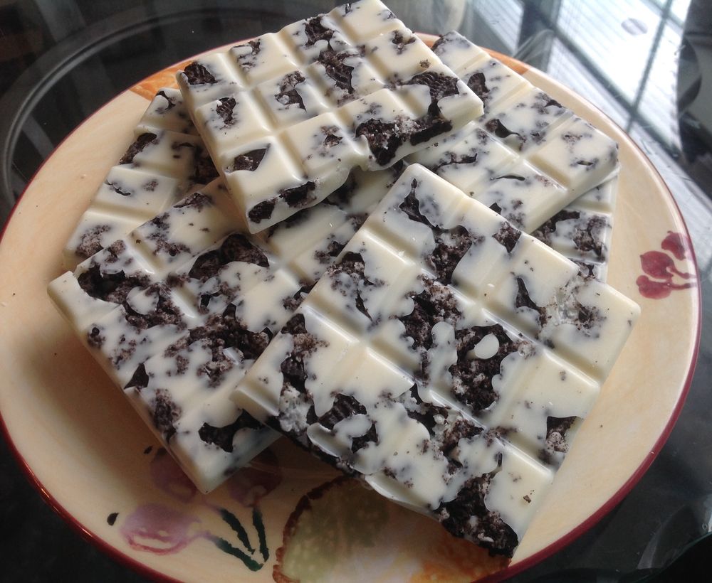 Cookies-and-cream chocolate bark squares on a plate